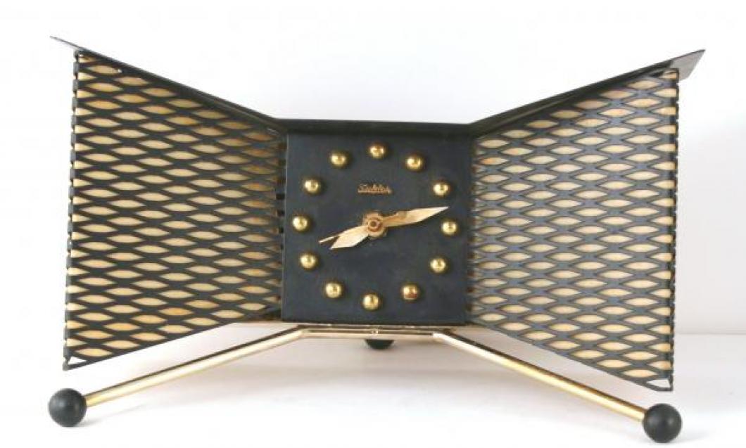 Snider black wing-shaped lamp clock