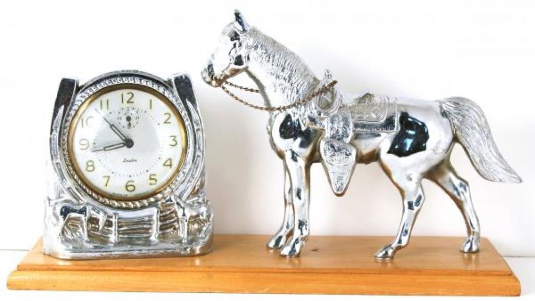 Snider silver horse/horseshoe mantel clock - wooden base