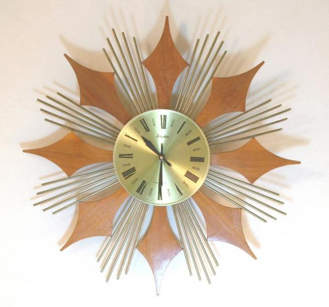 Snider gold-faced starburst clock