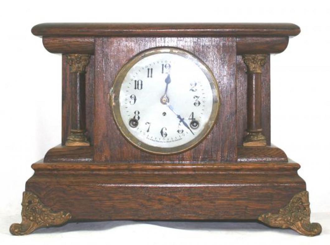 Pequegnat "Berlyn" model mantel clock