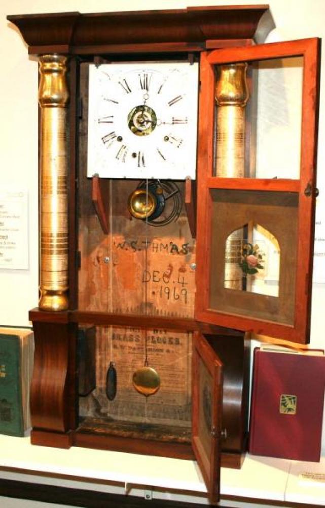 R.W. Patterson Toronto, Canada West 1850 - 1860 column & cornice mantel clock (cover open)
