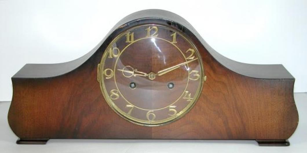 Style 1A postwar mantel clock, stained birch wood case (curved ends).