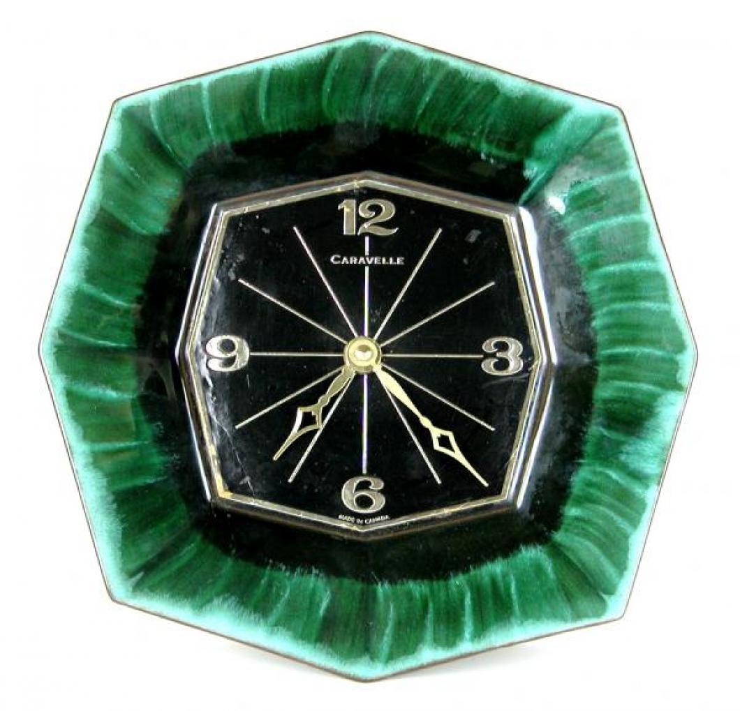 Green version Caravelle octagonal plate model battery wall clock.